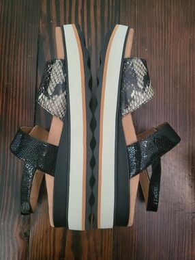 Vionic BRIELLE  Black and Tan Snake-Print Platform Sandal